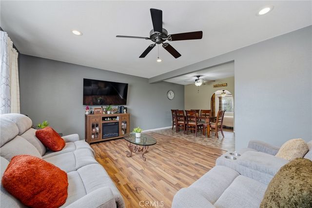 147 Myrtlewood, Calimesa, CA 92320