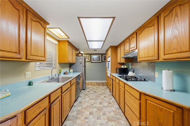 147 Myrtlewood, Calimesa, CA 92320