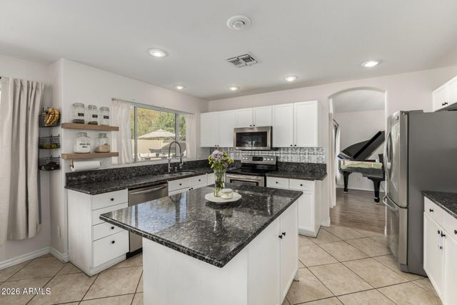 1466 E BRUCE Avenue, Gilbert, AZ 85234