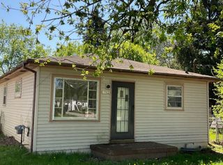 3702 Branch Road, Flint, MI 48506