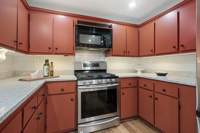 12 Kennedy Rd, Bellingham, MA 02019