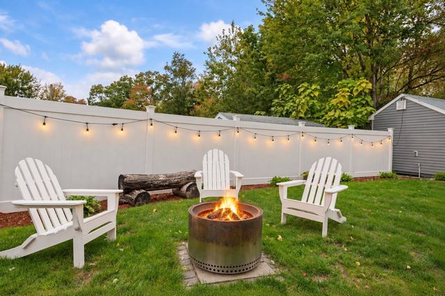 12 Kennedy Rd, Bellingham, MA 02019