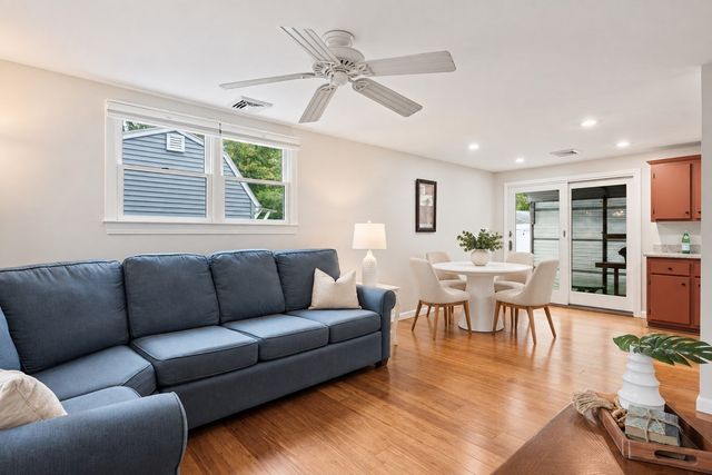12 Kennedy Rd, Bellingham, MA 02019
