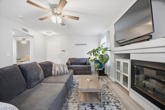 7950 West Flamingo Road 1017, Las Vegas, NV 89147