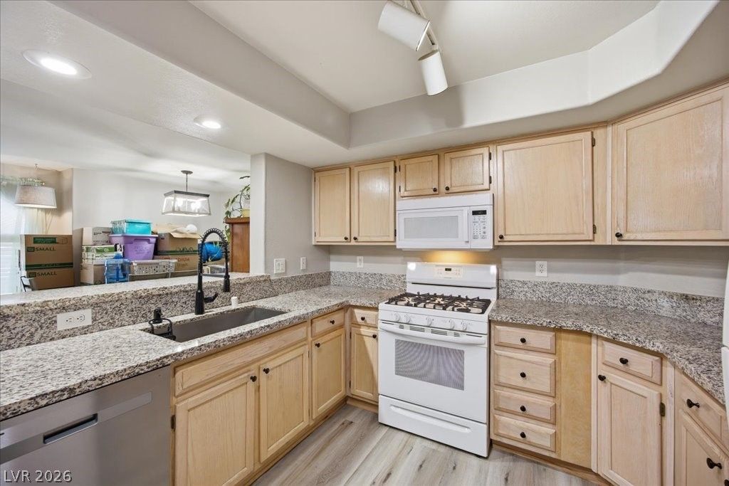 7950 West Flamingo Road 1017, Las Vegas, NV 89147