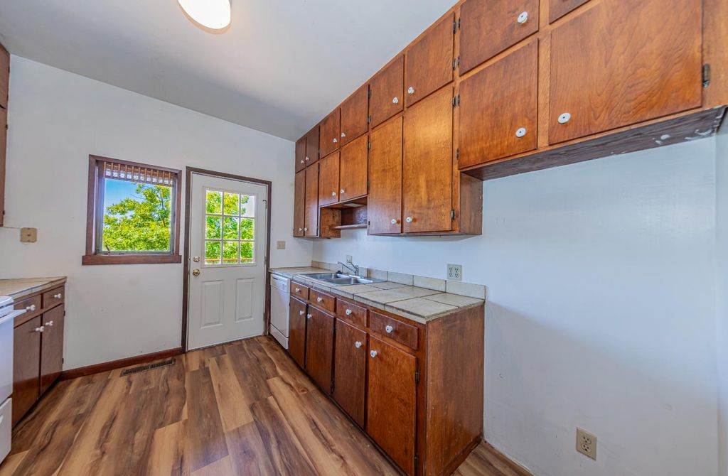 Image 11 of property listing at 32774 Road 400, Coarsegold, CA 93614