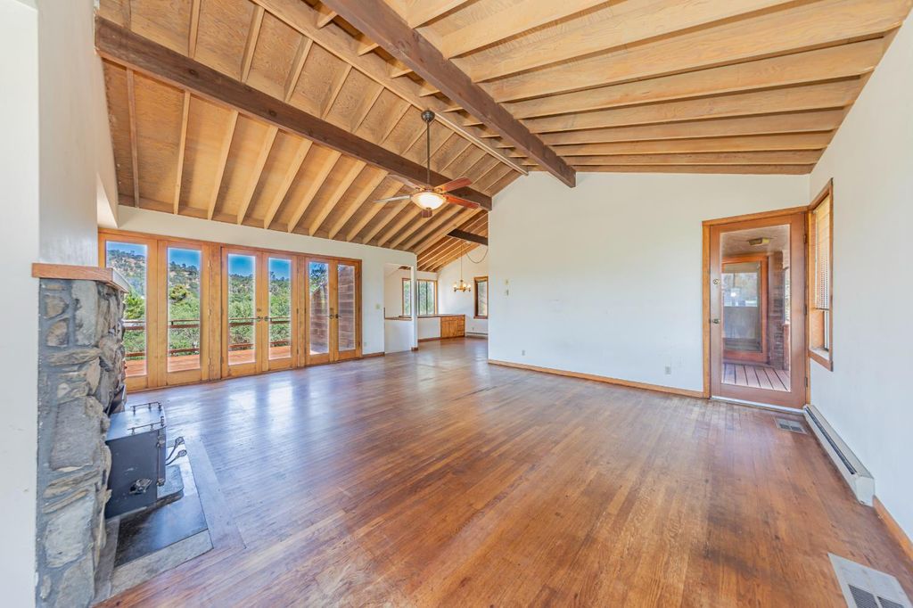 Image 5 of property listing at 32774 Road 400, Coarsegold, CA 93614