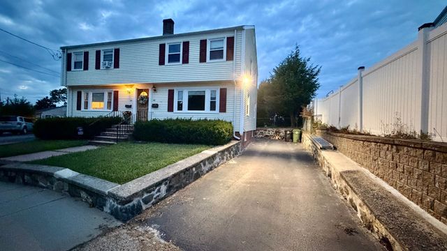 34-36 Rose Ave 36, Watertown, MA 02472