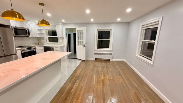 34-36 Rose Ave 36, Watertown, MA 02472