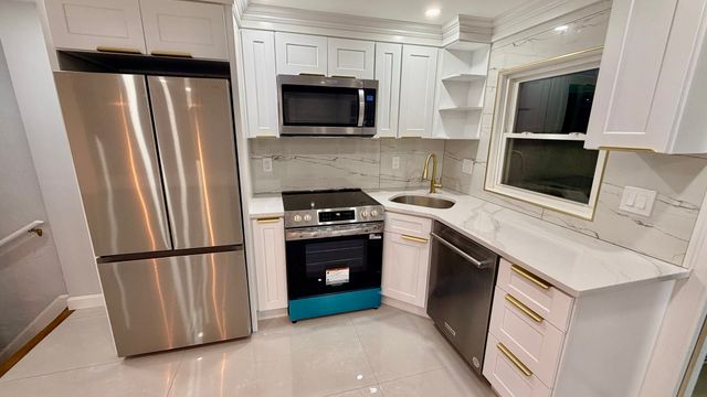 34-36 Rose Ave 36, Watertown, MA 02472