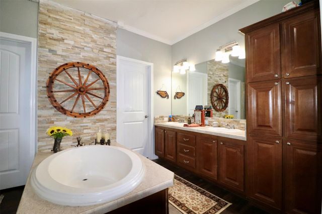 1250 Meekins Road, Cleveland, TX 77328