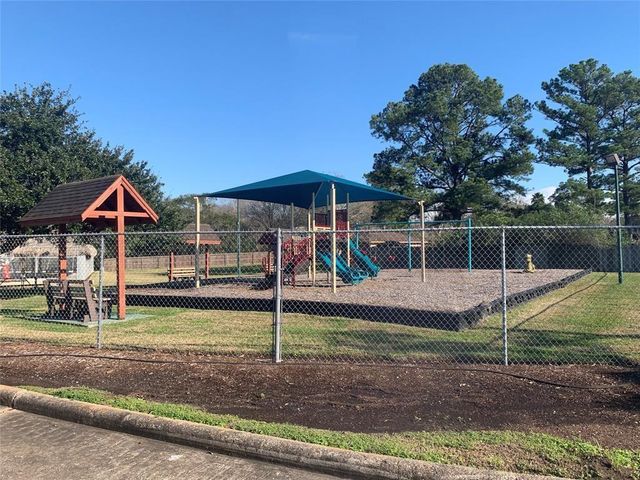 214 Maple Leaf Street, League City, TX 77573
