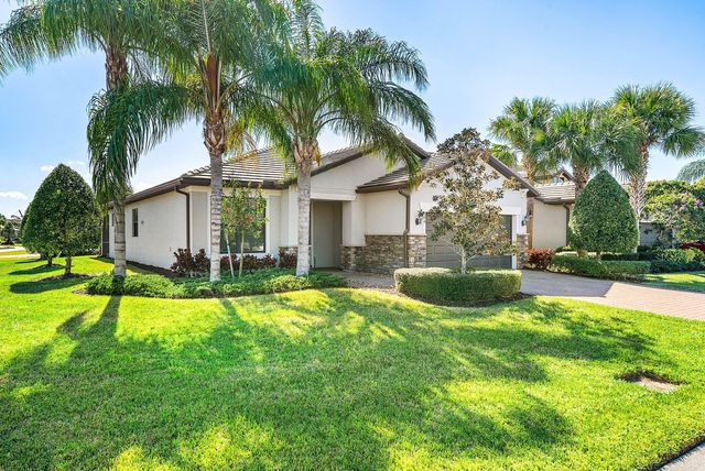 194 SE Courances Drive, Port St. Lucie, Port St Lucie, FL 34984