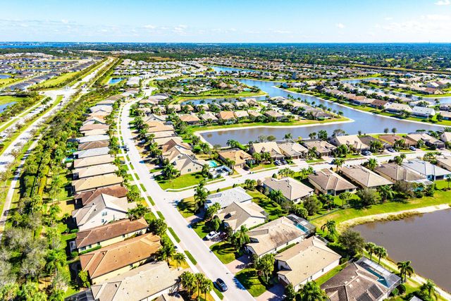 194 SE Courances Drive, Port St. Lucie, Port St Lucie, FL 34984