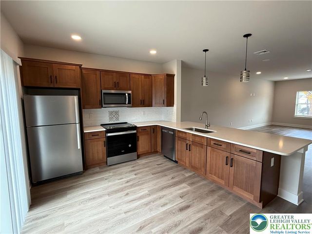 960 Hilton Street, Bethlehem City, PA 18017