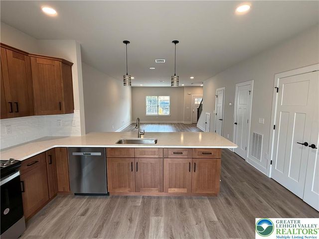 960 Hilton Street, Bethlehem City, PA 18017