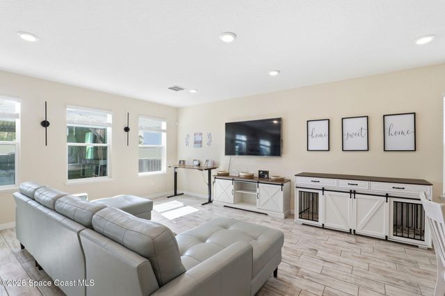 1055 Kylar Drive NW, Palm Bay, FL 32907