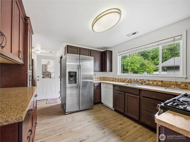 26040 108th Avenue SE, Kent, WA 98030