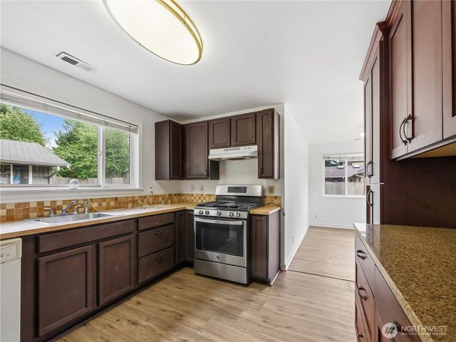 26040 108th Avenue SE, Kent, WA 98030