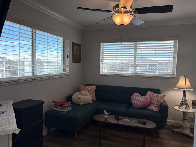10 COLONIAL CLUB Drive 305, Boynton Beach, FL 33435
