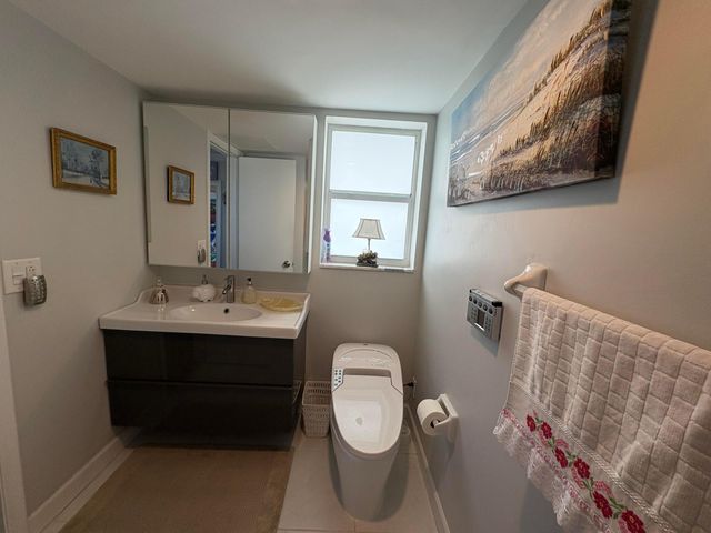 10 COLONIAL CLUB Drive 305, Boynton Beach, FL 33435