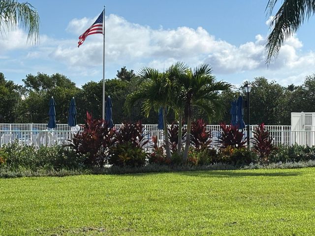 10 COLONIAL CLUB Drive 305, Boynton Beach, FL 33435