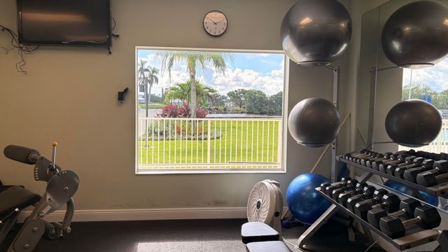 10 COLONIAL CLUB Drive 305, Boynton Beach, FL 33435