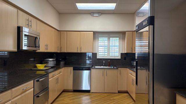 10 COLONIAL CLUB Drive 305, Boynton Beach, FL 33435