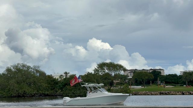 10 COLONIAL CLUB Drive 305, Boynton Beach, FL 33435