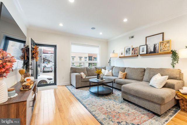 436 MANTON ST, Philadelphia, PA 19147