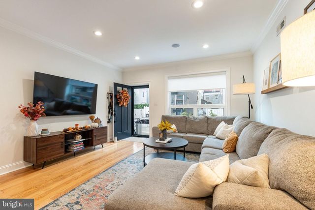 436 MANTON ST, Philadelphia, PA 19147