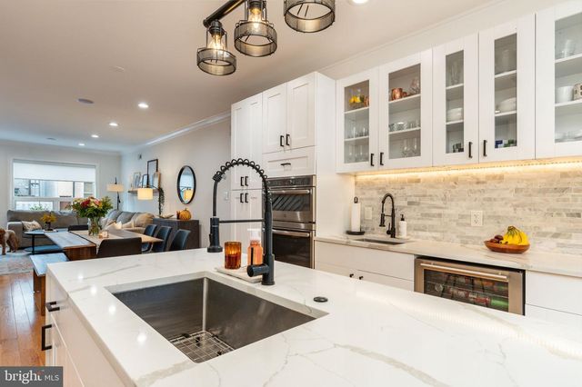 436 MANTON ST, Philadelphia, PA 19147