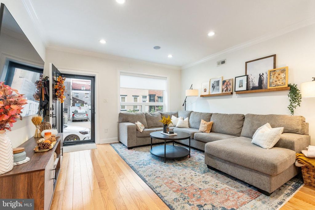 436 MANTON ST, Philadelphia, PA 19147 — photo 5
