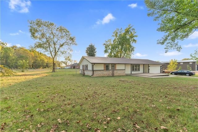 12973 Colonel Myers Road, Bentonville, AR 72713