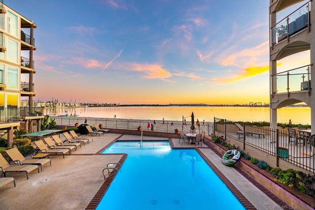 1221 Parker Pl 21, San Diego, CA 92109