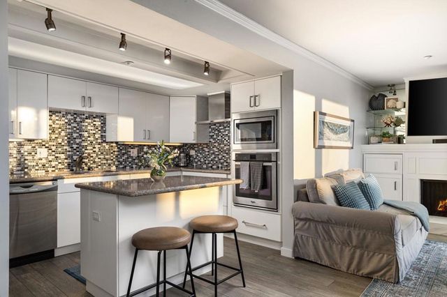 1221 Parker Pl 21, San Diego, CA 92109