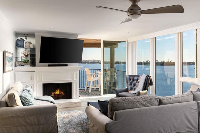 1221 Parker Pl 21, San Diego, CA 92109