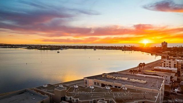 1221 Parker Pl 21, San Diego, CA 92109