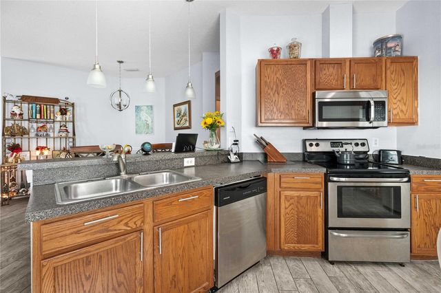 5649 AUTUMN SHIRE DRIVE, Zephyrhills, FL 33541