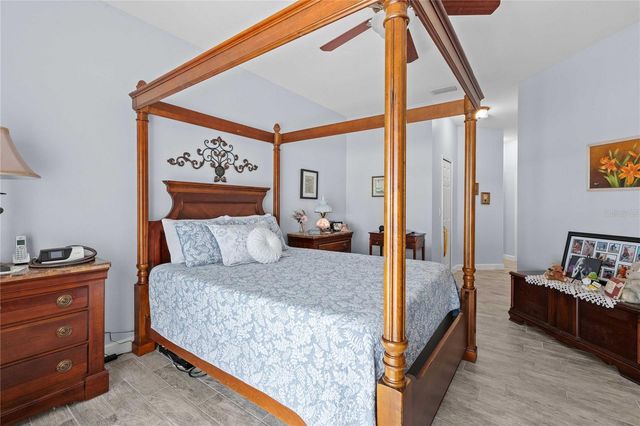 5649 AUTUMN SHIRE DRIVE, Zephyrhills, FL 33541