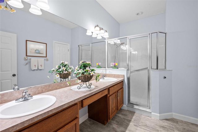 5649 AUTUMN SHIRE DRIVE, Zephyrhills, FL 33541