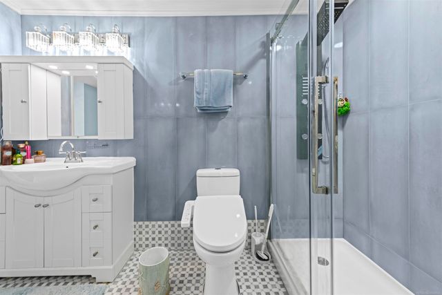 28264 Universal Drive, Warren, MI 48092