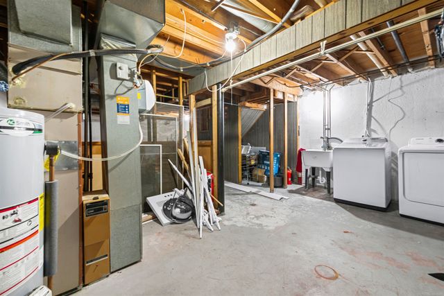 28264 Universal Drive, Warren, MI 48092