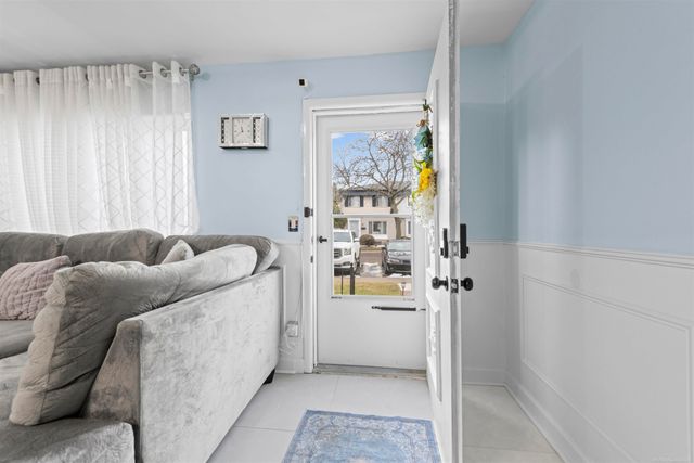 28264 Universal Drive, Warren, MI 48092