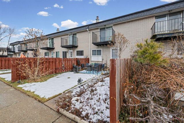 28264 Universal Drive, Warren, MI 48092