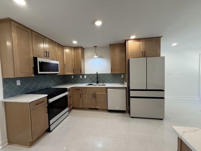 2118 HUNDRED OAKS CV, Germantown, TN 38139