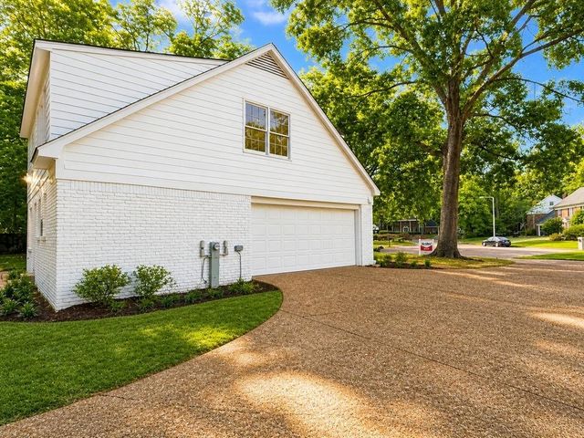 2118 HUNDRED OAKS CV, Germantown, TN 38139