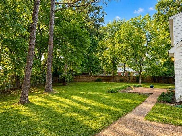 2118 HUNDRED OAKS CV, Germantown, TN 38139