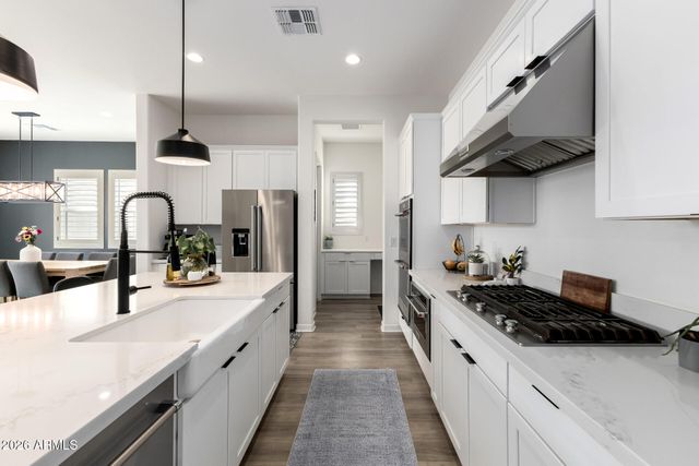 10133 E TOLEDO Avenue, Mesa, AZ 85212