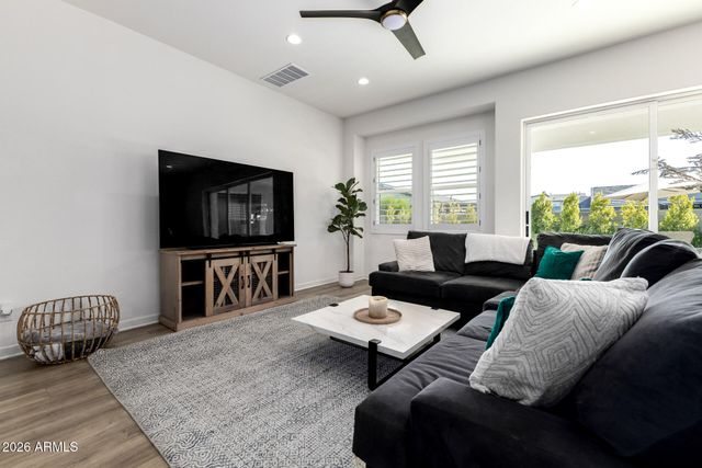 10133 E TOLEDO Avenue, Mesa, AZ 85212